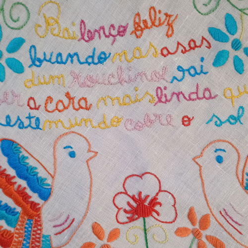 Lenços dos Namorados - Bai Lenço Feliz Buando nas asas dum rouchinol, vai ber a cara mais linda que neste mundo cobre o sol