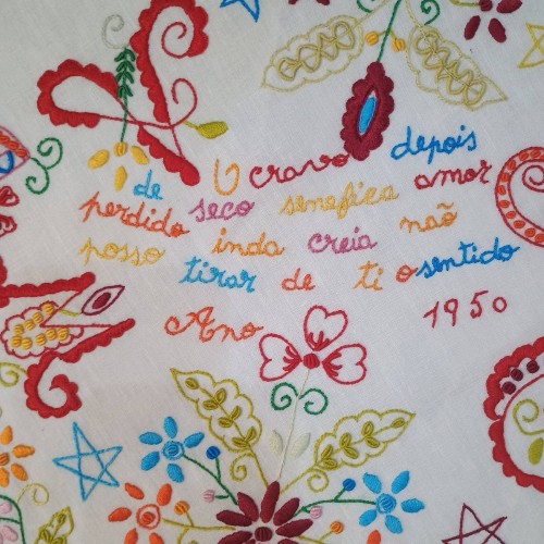Lenço Amor e o cravo 